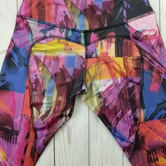 Nina B Roze Heart Butt Abstract Paint Leggings - Picture 6 of 8